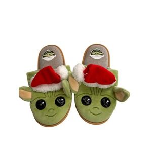 Star Wars The Child Baby Yoda Grogu Christmas Slippers Santa Hat Small 5-6 Kids